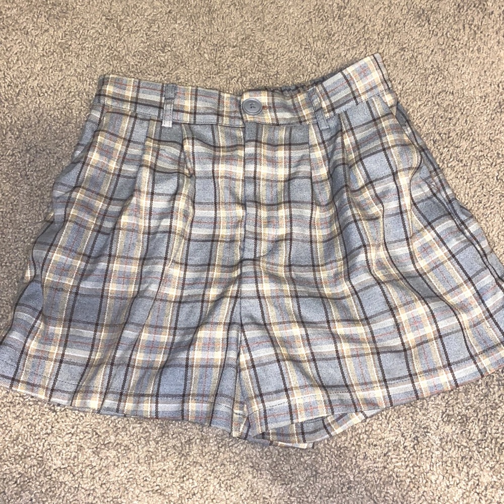 Full Tilt Plaid Pleat Shorts
